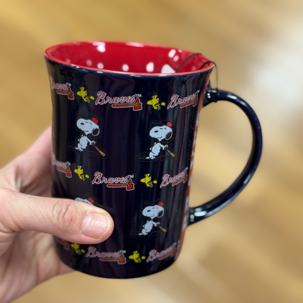Snoopy Braves Black and Red Mug